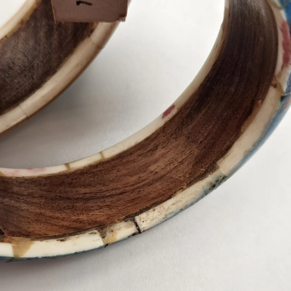 NEW VINTAGE Encore Acrylic Overlay Wood Wooden Round Bangle Bracelets Set of 2